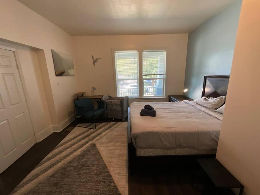 Beautiful Bishop Arts 2 Bedroom Apartment Dallas