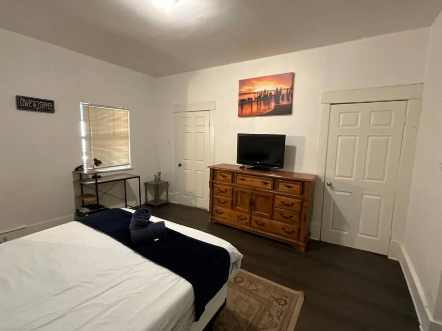 Beautiful Bishop Arts 2 Bedroom * Dallas