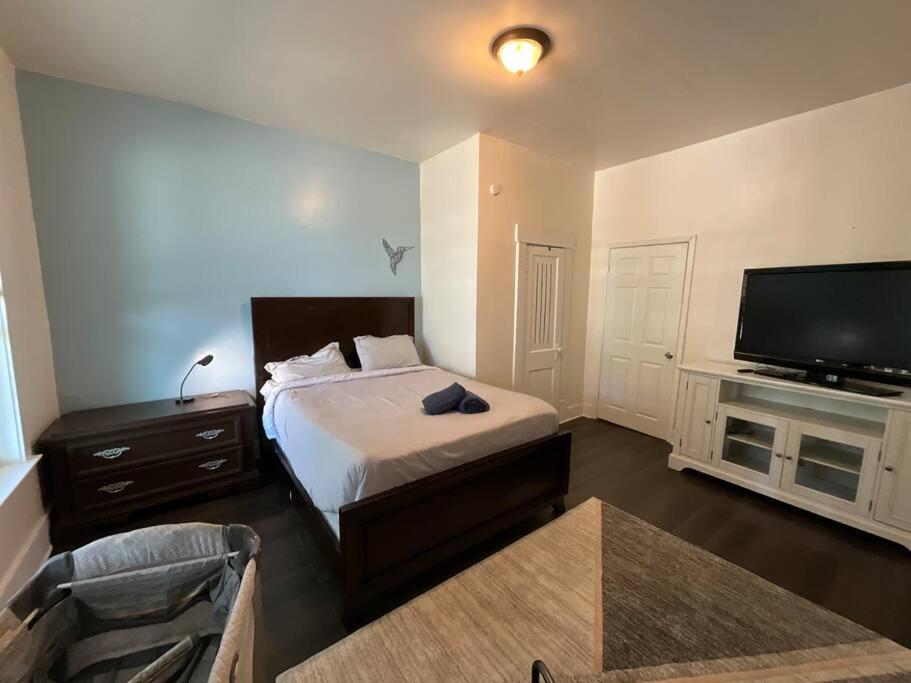 Beautiful Bishop Arts 2 Bedroom Apartment Dallas