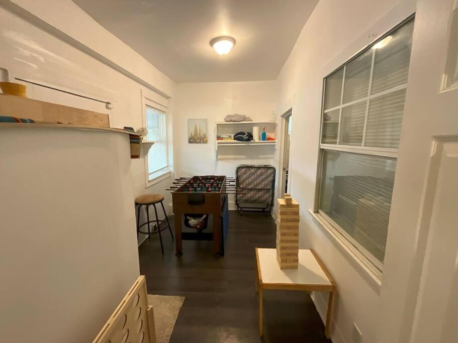 Beautiful Bishop Arts 2 Bedroom *