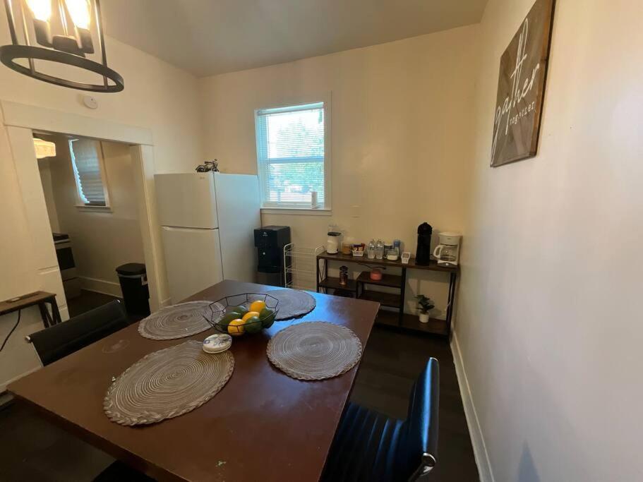 Beautiful Bishop Arts 2 Bedroom Apartment